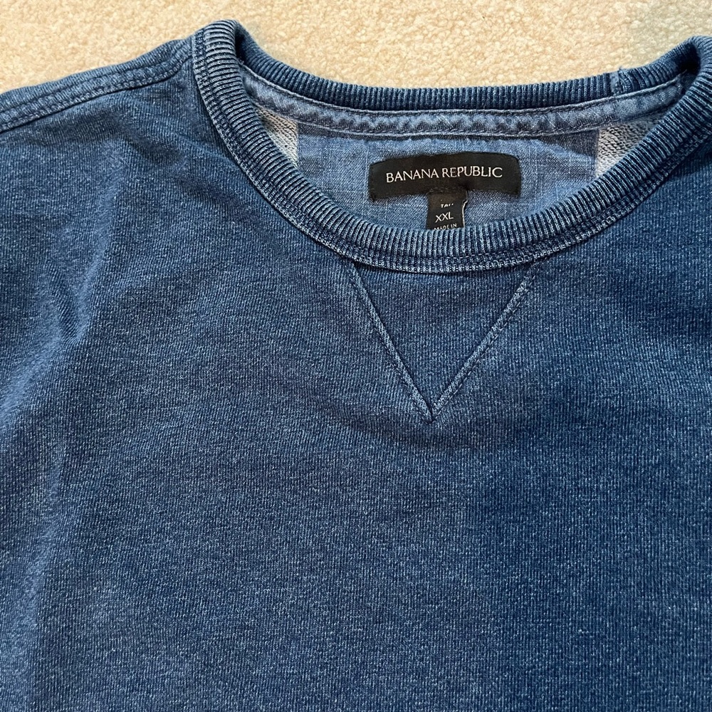 Banana Republic Men's Navy Blue Crewneck Sweatshirt